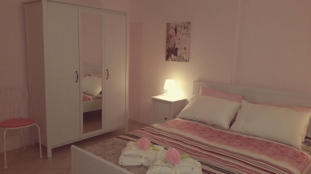 טאראנטו B&B La Rosa מראה חיצוני תמונה